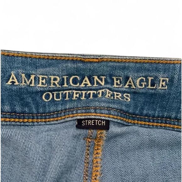 American Eagle Low rise “kick boot” denim jeans. 12 LONG. - Picture 8 of 8